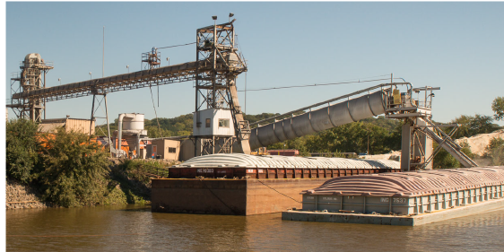 Corps of Engineers team from St. Paul, Minnesota, receives water